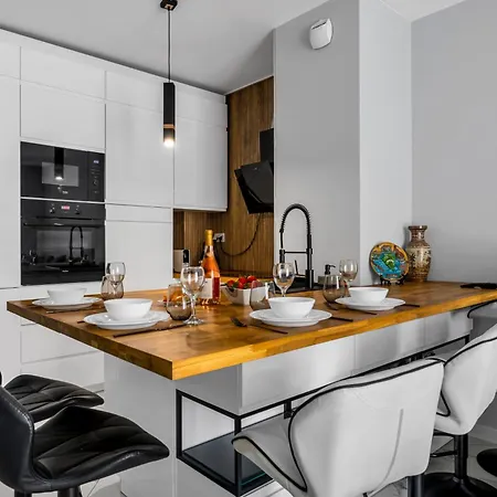 Bialoleka - 61m2, Parking&balcony - By Rentujemy Varsavia