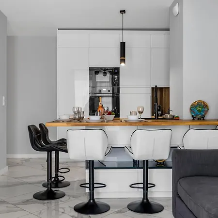 Apartamento Bialoleka - 61m2, Parking&balcony - By Rentujemy